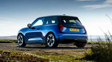 Mini Cooper SE – rear